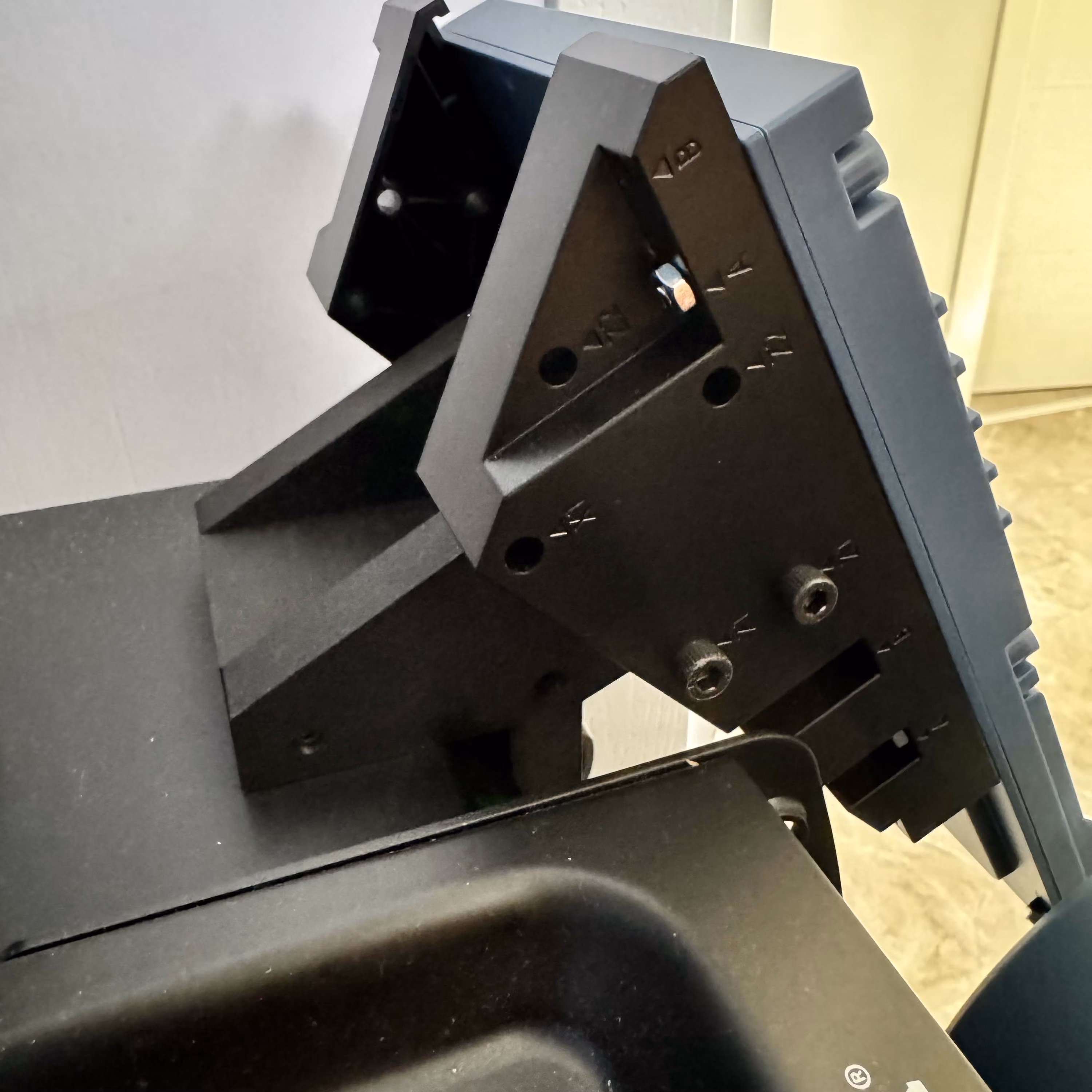 Winwing Flight Sim Desk Mount