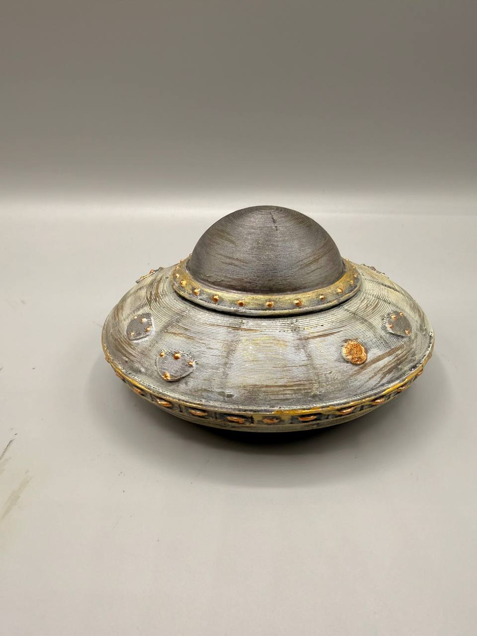 UFO Hideout Aquarium Terrarium Cave – Sci-Fi Flying Saucer Decoration - Image 8