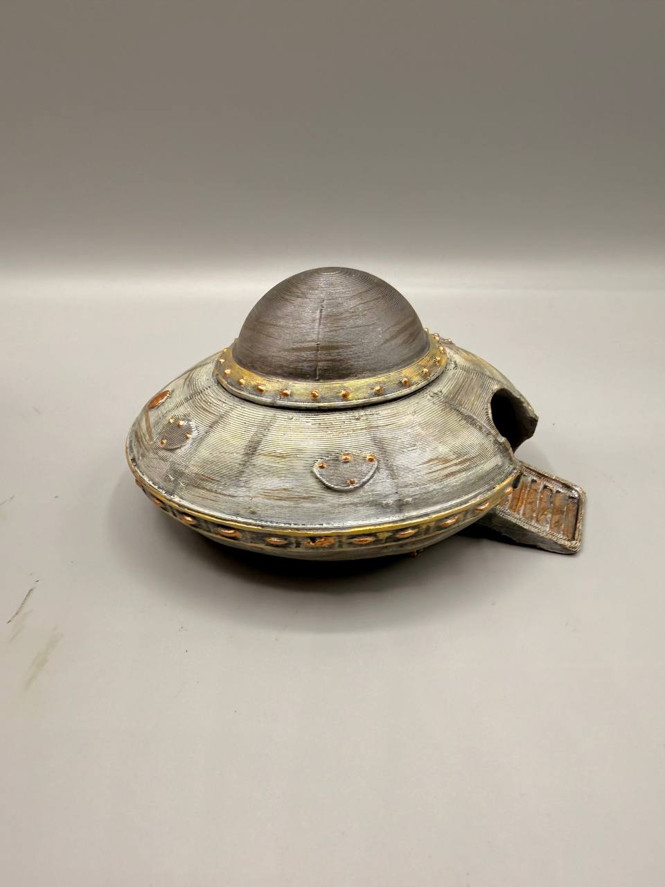 UFO Hideout Aquarium Terrarium Cave – Sci-Fi Flying Saucer Decoration - Image 4