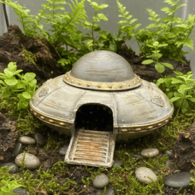 UFO Hideout Aquarium Terrarium Cave – Sci-Fi Flying Saucer Decoration