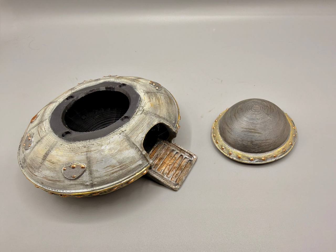 UFO Hideout Aquarium Terrarium Cave – Sci-Fi Flying Saucer Decoration - Image 2